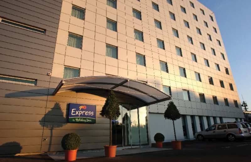 Holiday Inn Express Geneva Airport, An Ihg Hotel Exteriér fotografie